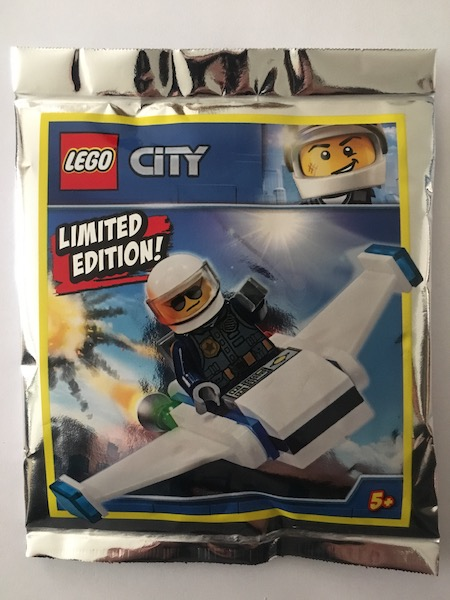 951901 - Police Officer and Jet foil pack