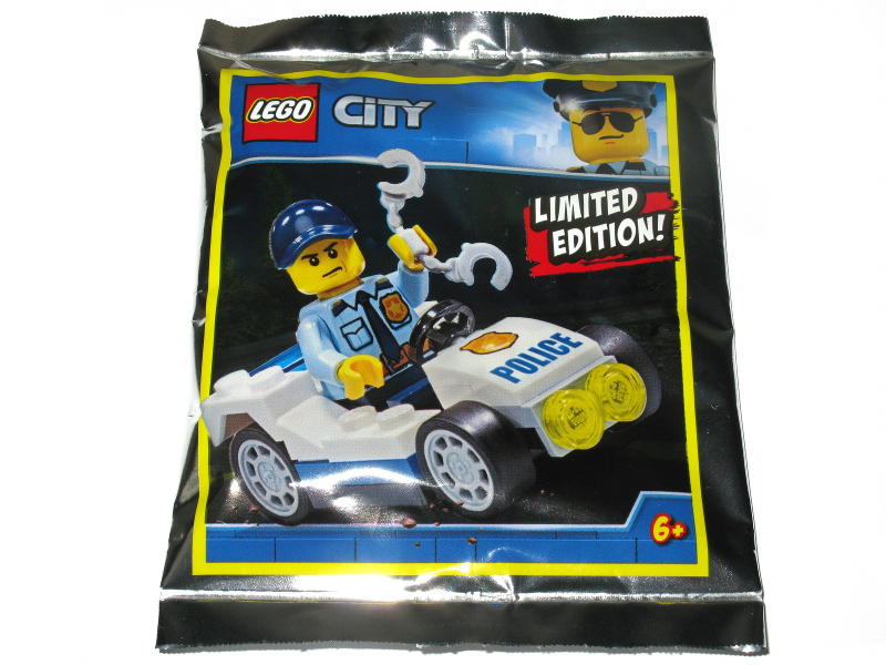 951907 - Policeman with Police Car foil pack