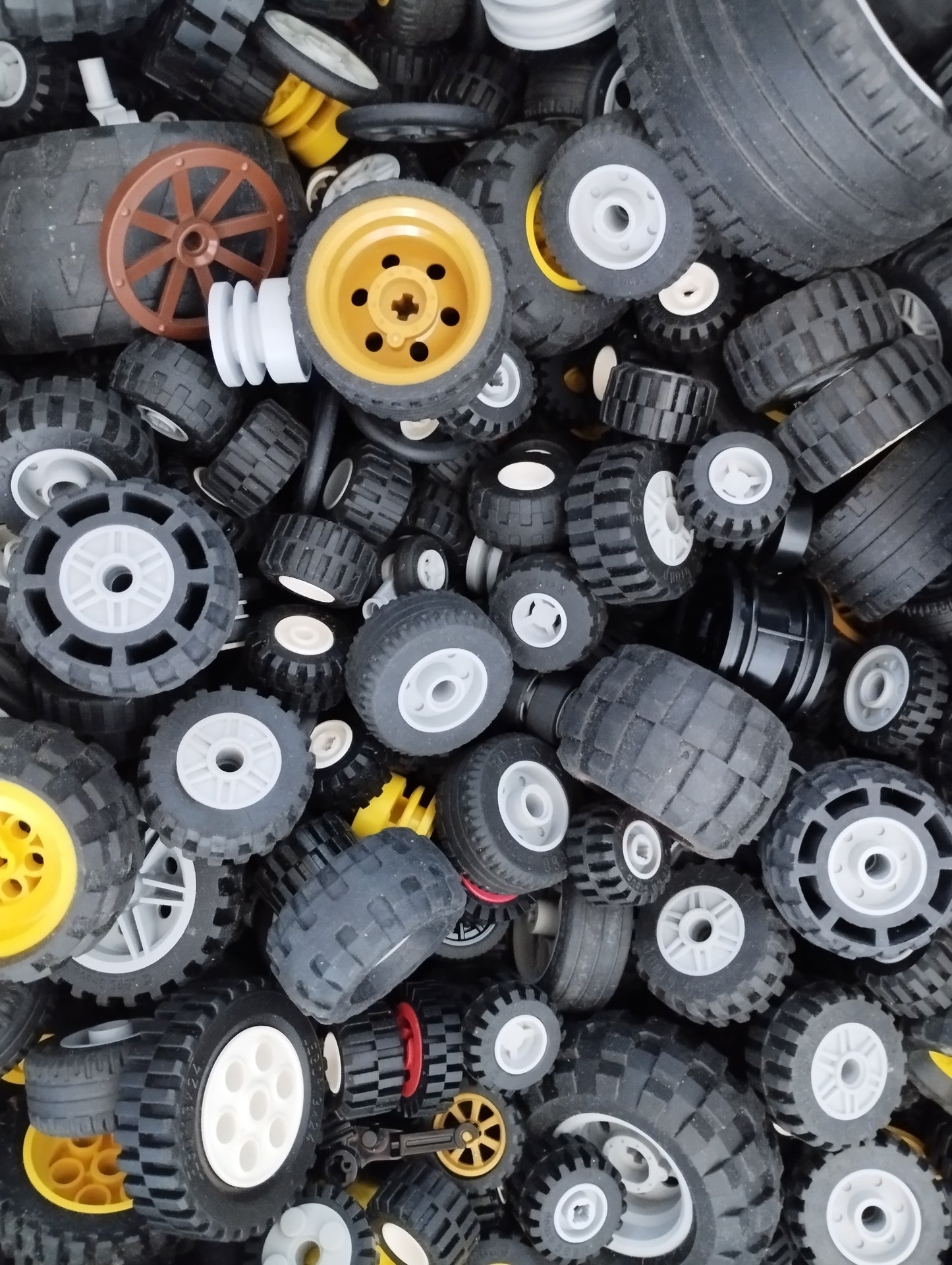 1 KG 2dehands banden/wielen