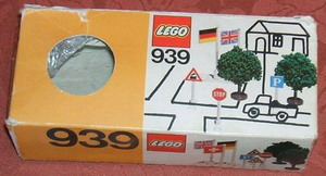 939 - Flags, Trees and Road Signs